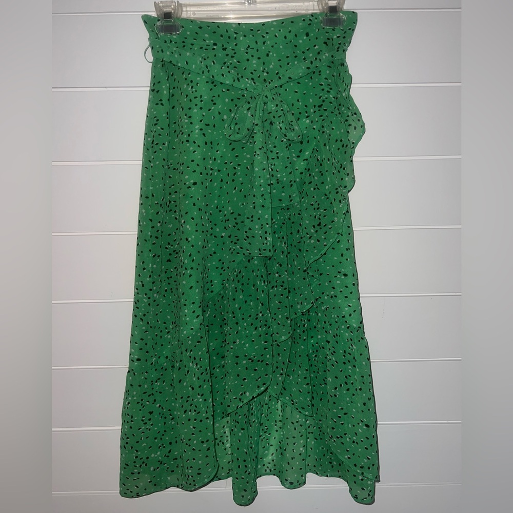 Wrap skirt with belt